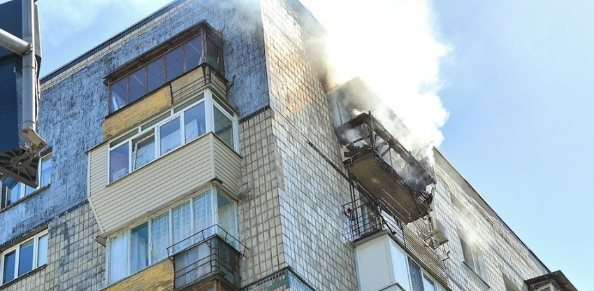 В Волжском загорелся девятиэтажный многоквартирный дом 