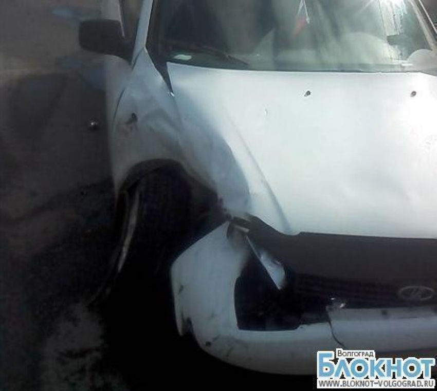 В Волгограде из-за ДТП в Дзержинском районе двое в больнице