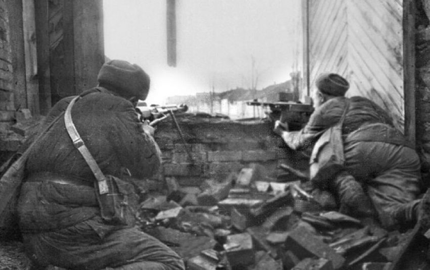 18 ноября 1942 года – в Сталинграде защитники города живут ожиданием нашего наступления на фашистских захватчиков