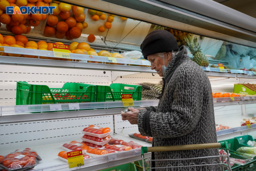 Росстат: в Волгоградской области к Новому году сильно подешевели овощи и яблоки