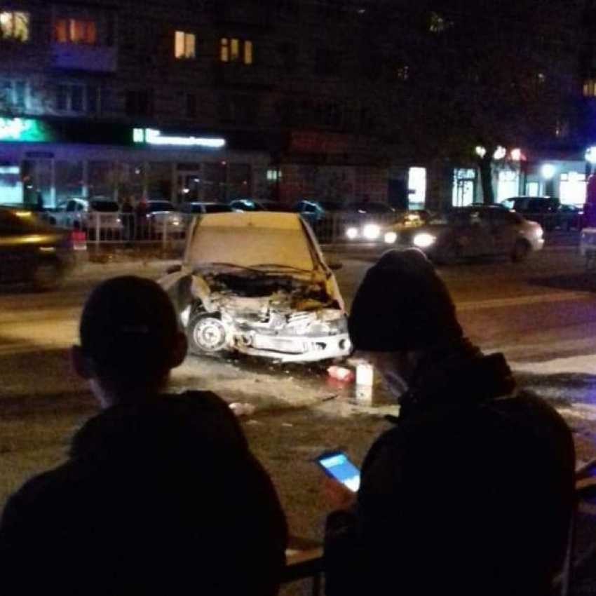 Блогер выложил в сеть фото страшной аварии на севере Волгограда