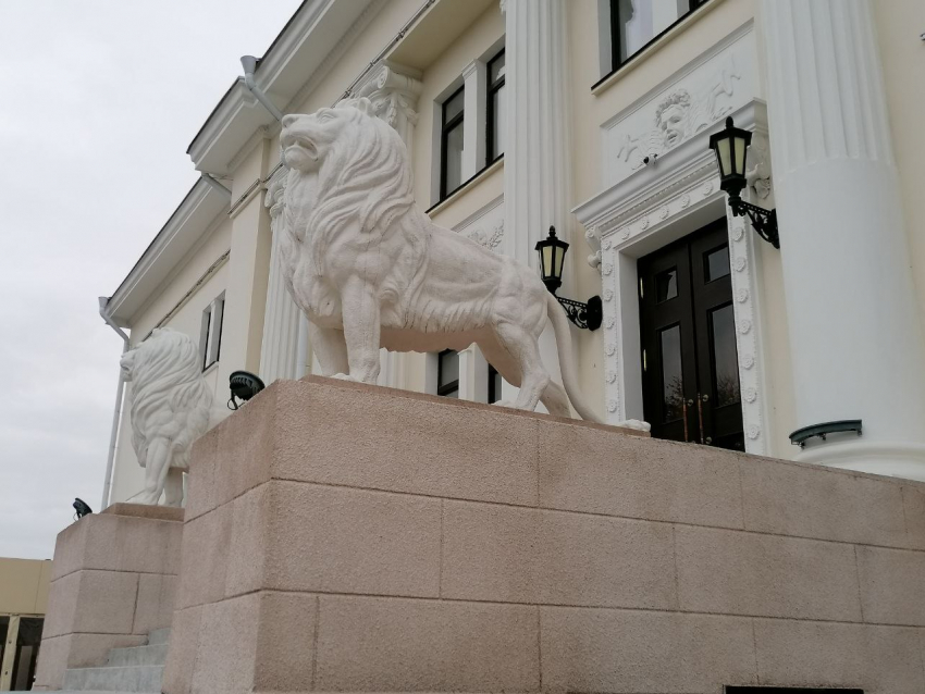 Волгоградцы скупили билеты в театр на месяцы вперед