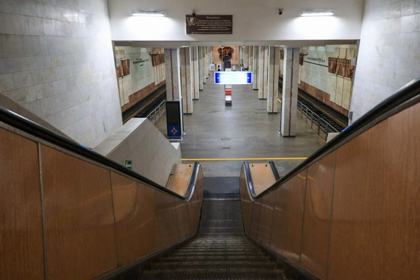 Неработающие с ЧМ-2018 эскалаторы метротрама Волгограда начали менять