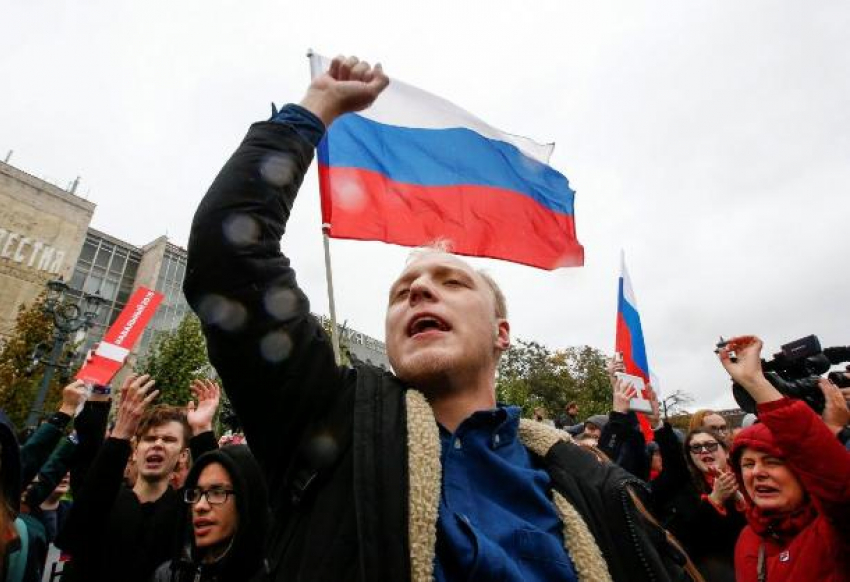 В Волгограде начались массовые протесты против повышения пенсионного возраста в России