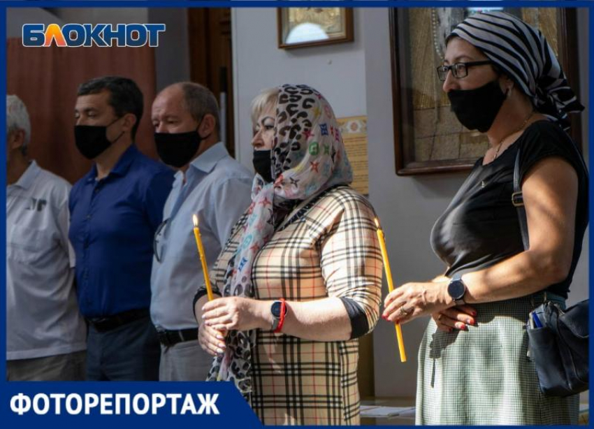 Панихиду по жертвам страшного теракта в школе Беслана провели в Волгограде