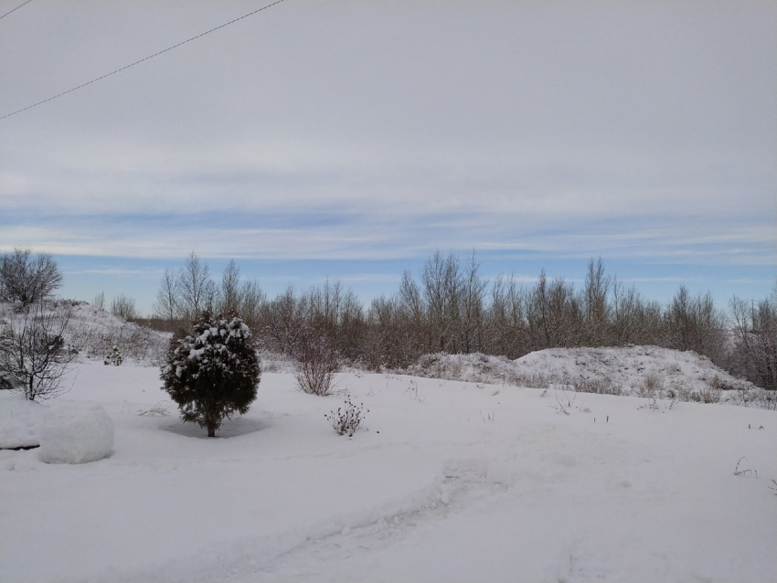 Неопознанный объект рухнул в степи в Волгоградской области