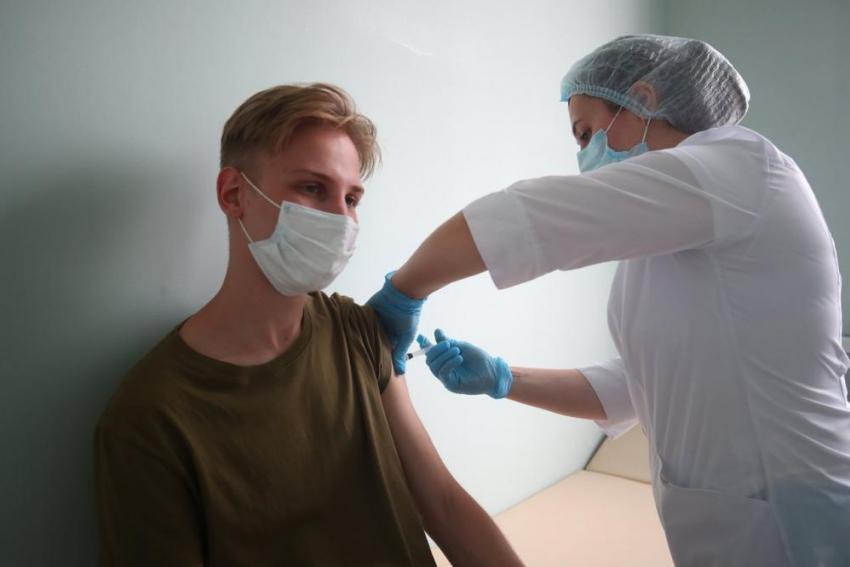 Волгоградской области вакцинация от COVID-19 стоила 11,4 тонны спирта
