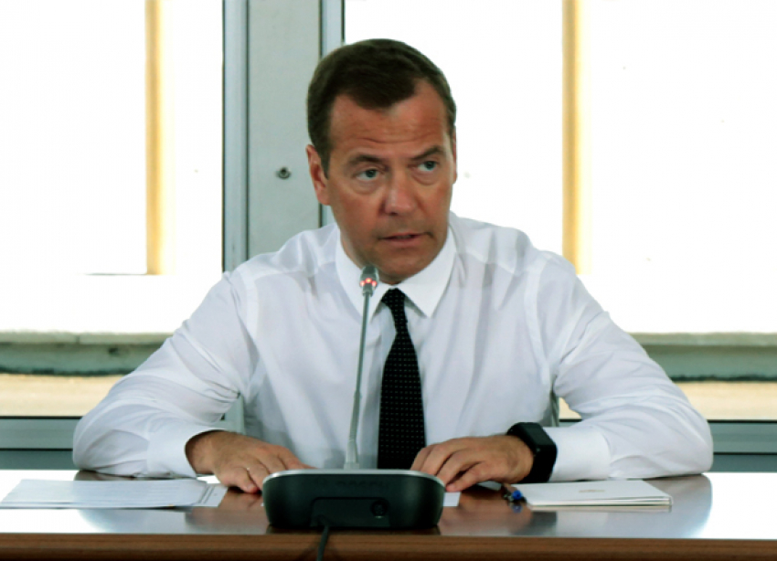 В интернете появилось видео  Дмитрия Медведева в образе Дарта Вейдера в Волгограде