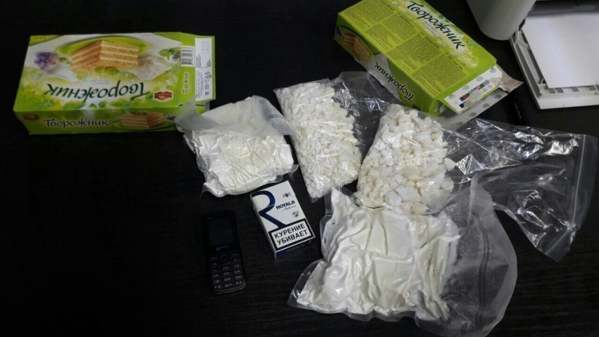 Наркодилеров из Волжского сотрудники УФСБ задержали с килограммом наркотиков