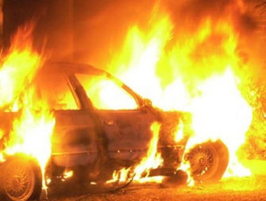 В Волгоградской области сгорели ВАЗ и Lexus
