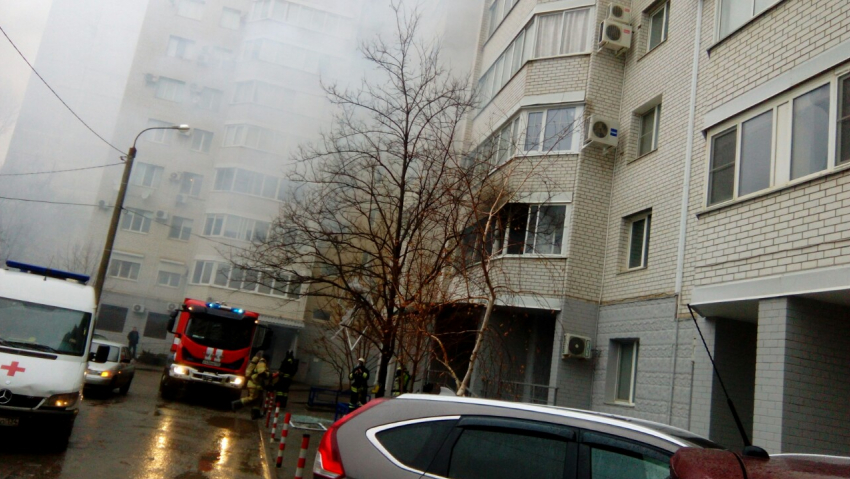 На 7 Ветрах в Волгограде из-за пожара в 16-этажке эвакуировали 20 человек