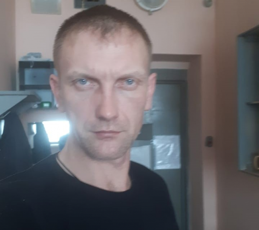 Многодетного отца выгнали из России: мужчина мечтает остаться в Волгограде