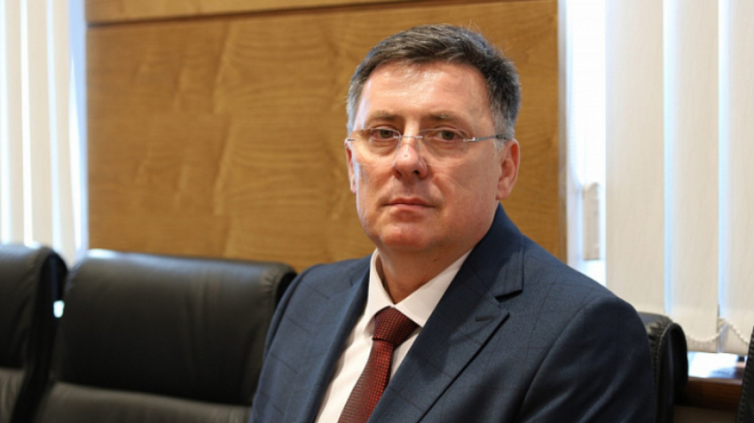 Детский омбудсмен Евгений Ковшиков досрочно покидает пост