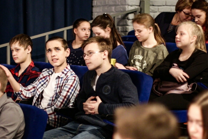 «Ростелеком» и Волгоградский молодежный театр запустили проект обучения юных актеров