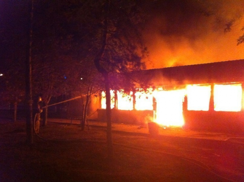 В Волгограде неизвестные подожгли кафе Frant’Эль