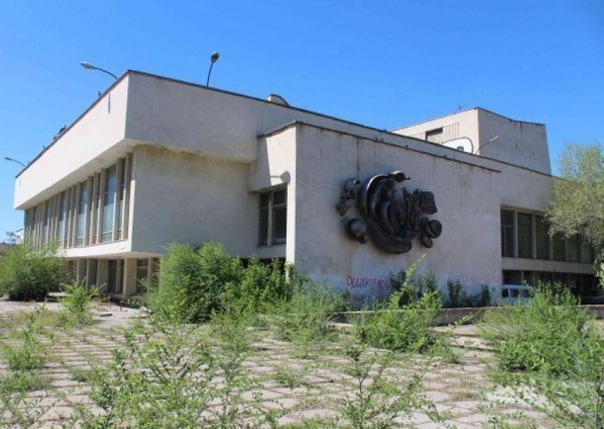 В Волгограде стартовала реконструкция ДЮЦа