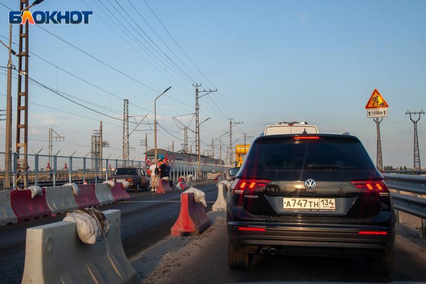 На Волжской ГЭС вновь начались часовые пробки