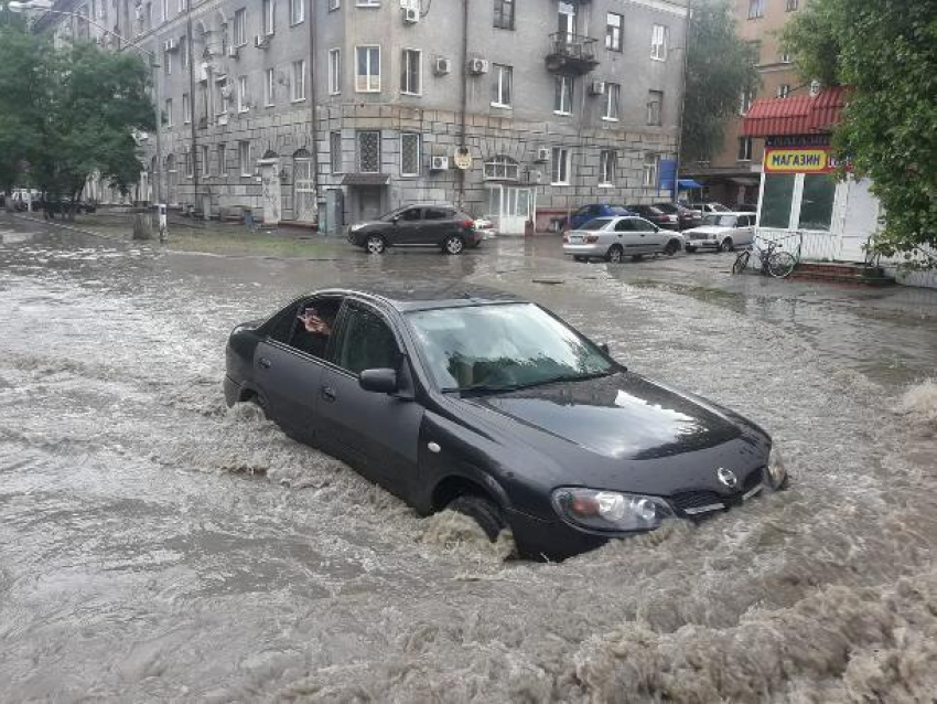 Волгоградцы публикуют ужасающие фото потопа 