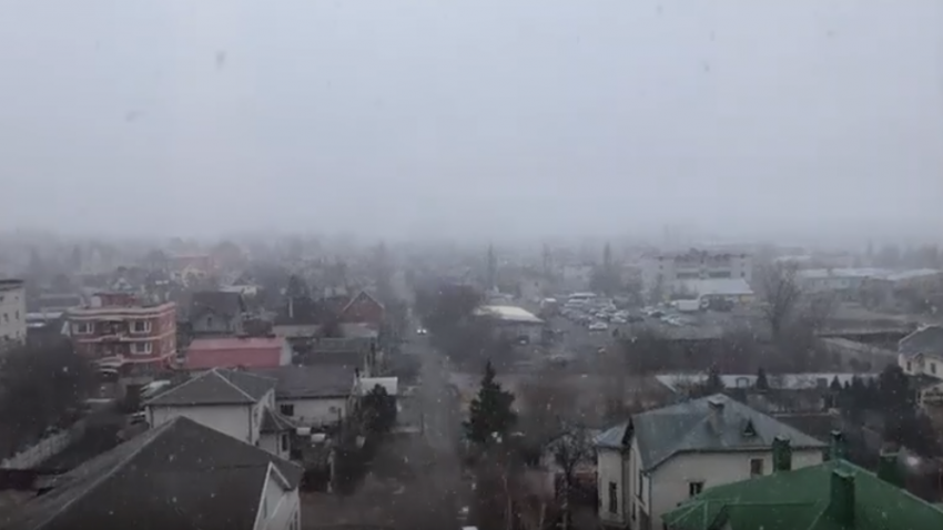Волгоград накрыл мартовский снег 
