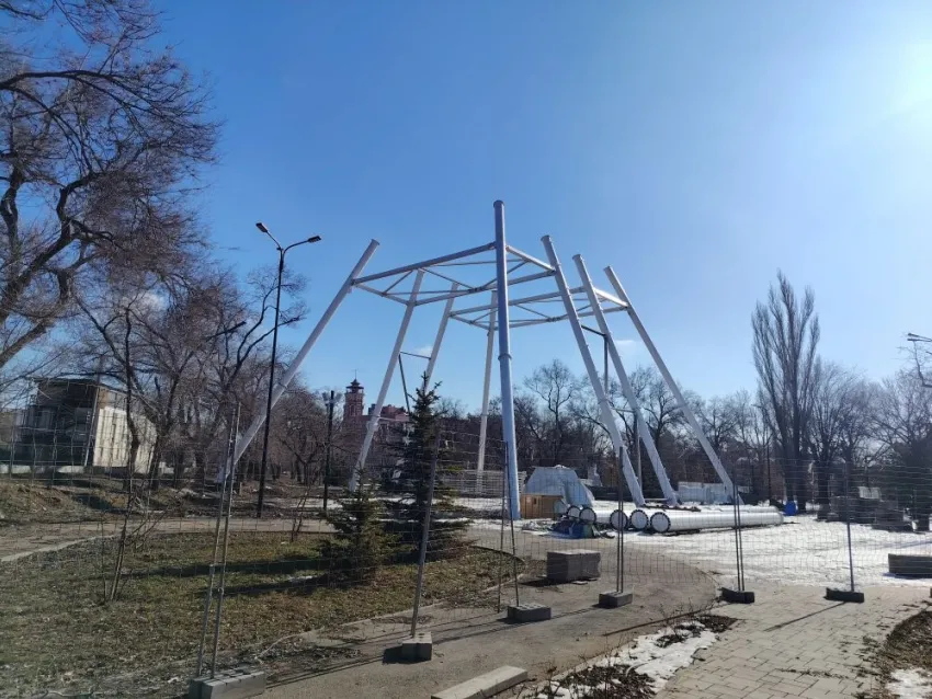 Гигантскую стройку за 120 миллионов в центре Волгограда возобновили после длительной заморозки