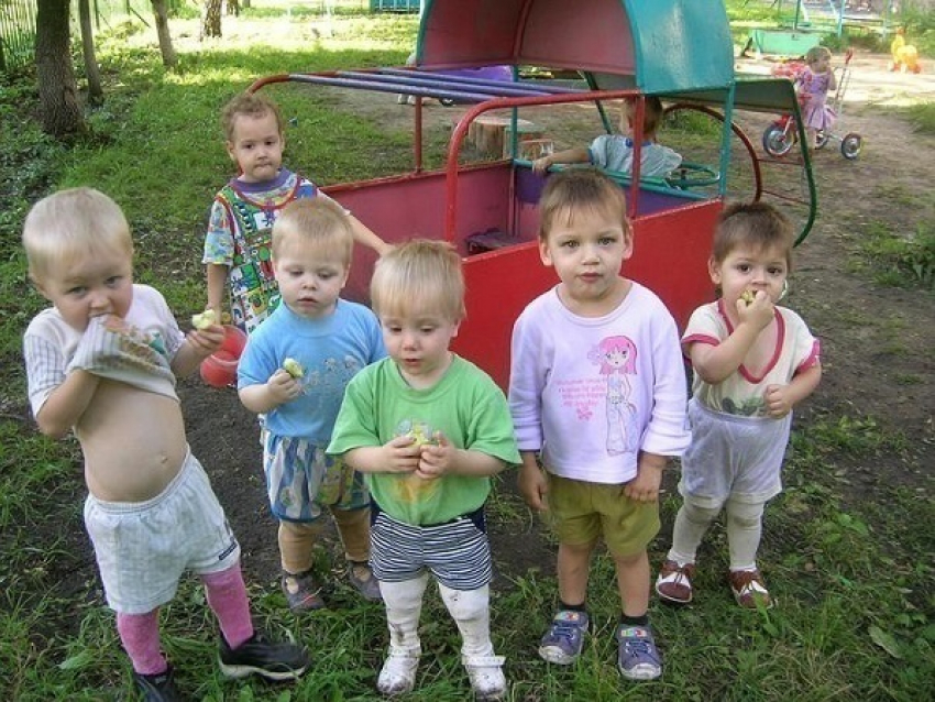 Под Волгоградом заведующие дошкольных учреждений продавали места в детские сады сиротам