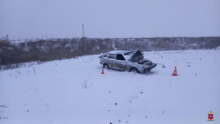 За жизнь борются врачи: волгоградка с ребенком попали в ДТП на заснеженной трассе