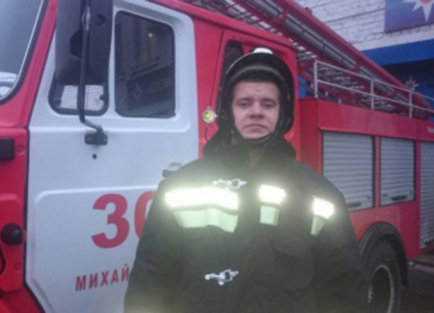 Пожарные спасли от гибели провалившихся под лед подростков в Волгоградской области