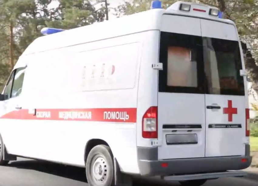 Пенсионер на Lada XRAY переехал двух 14-летних школьников и бросил из без помощи на дороге в Камышине