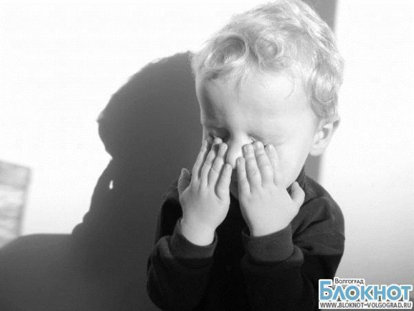 В Волгограде в приемной семье 3-летний малыш получил черепно-мозговую травму
