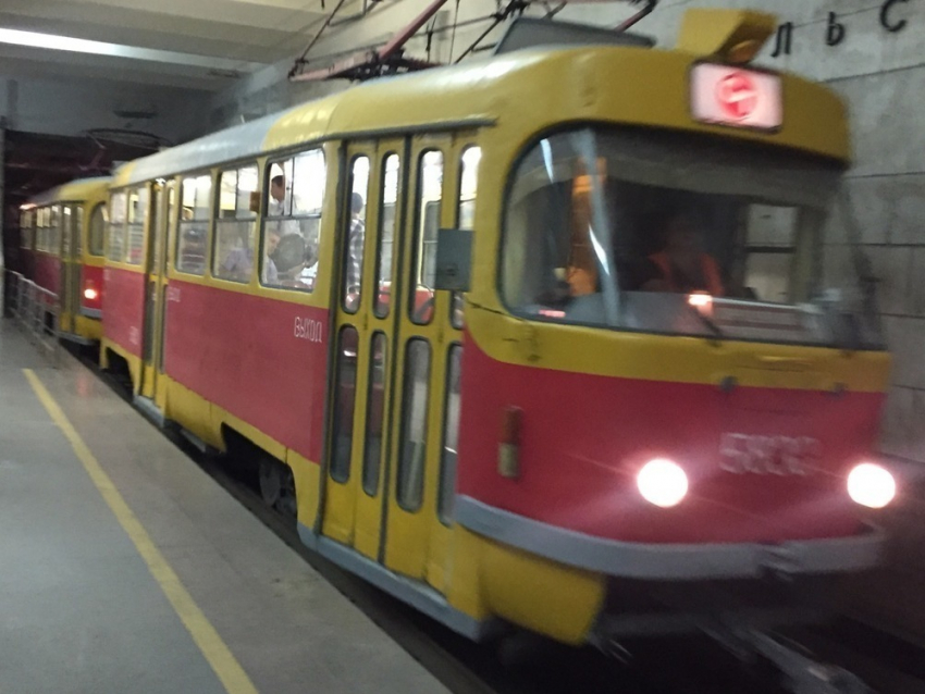 Станцию скоростного трамвая закрыли в Волгограде из-за подозрительного пакета