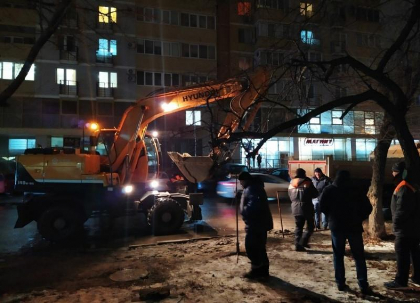 У жителей Ворошиловского района Волгограда наконец-то появилось тепло дома после коммунальной аварии