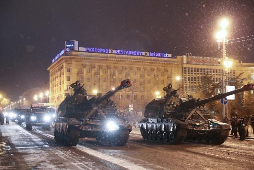 За езду по Волгограду на танках и САУ военных могут привлечь к ответу