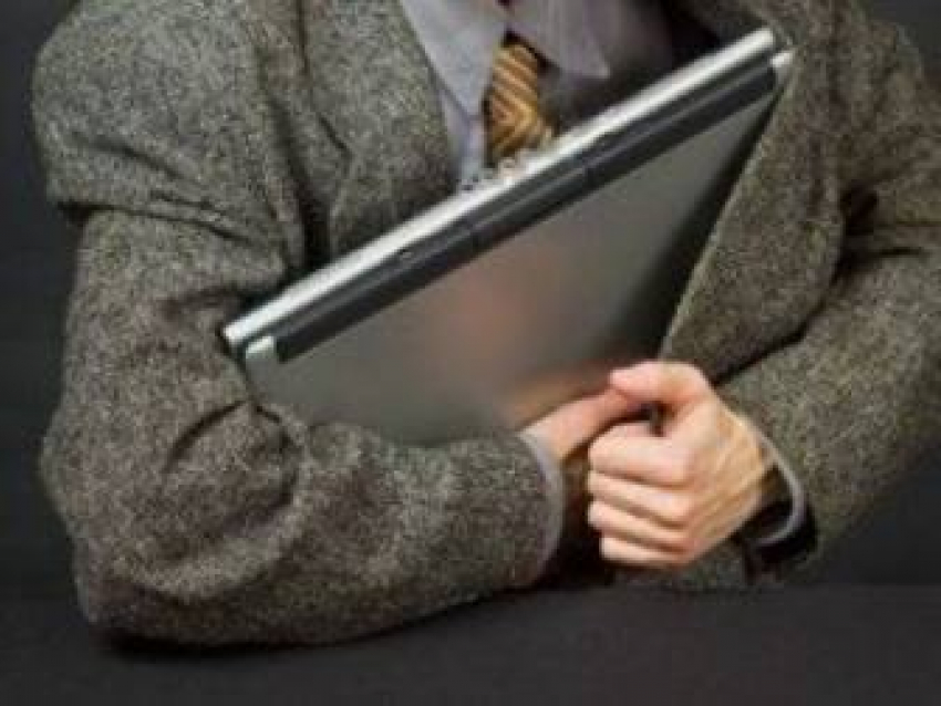 На юге Волгограда двое мужчин ограбили салон сотовой связи