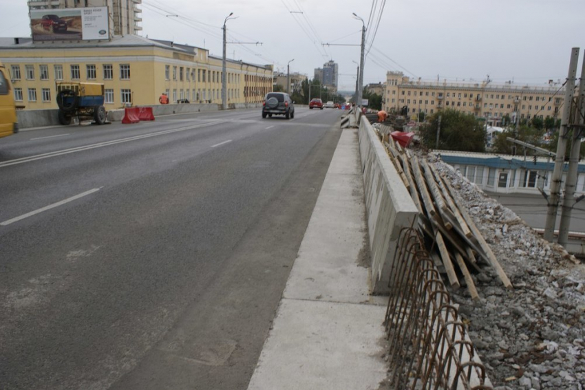 Комсомольский мост в Волгограде: запущено четырехполосное движение