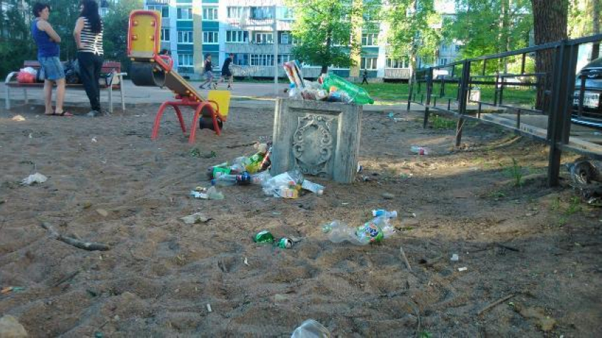 Управляющую компанию в Волгограде оштрафовали на полмиллиона рублей за мусор и грязь