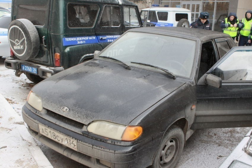В центре Волгограда двое в масках напали на посетителя кафе «Галерея"