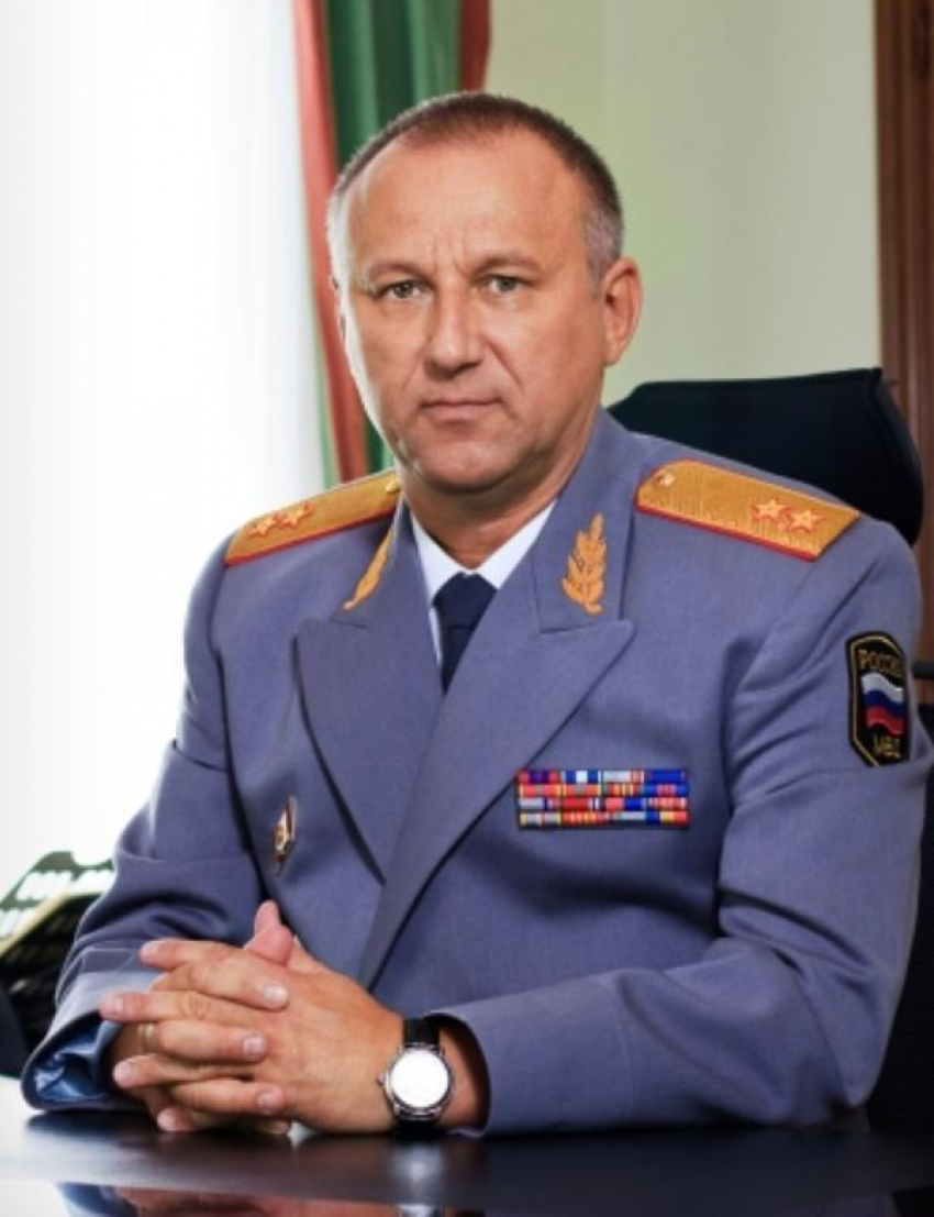 Сегодня тот самый день, когда генералу Кравченко нужно дарить цветы