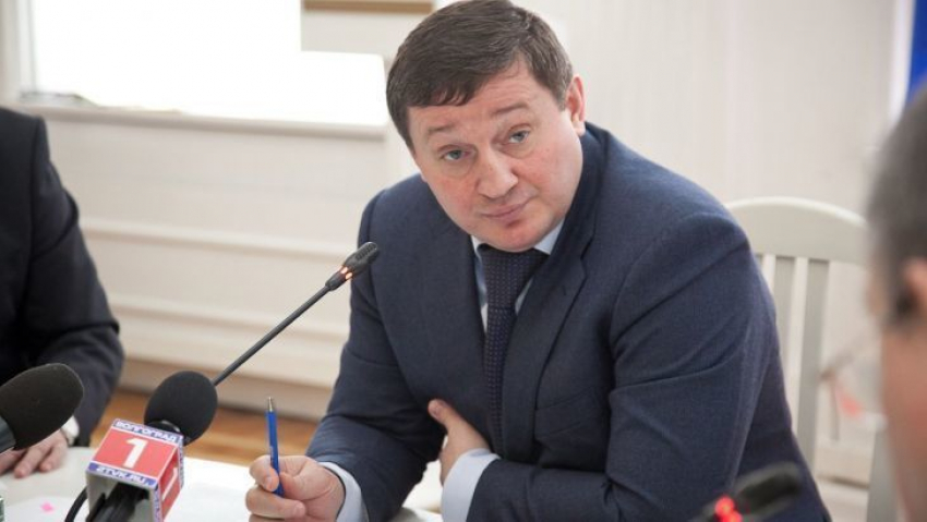 Губернатор Волгоградской области стал первым в ЮФО по упоминанию в СМИ