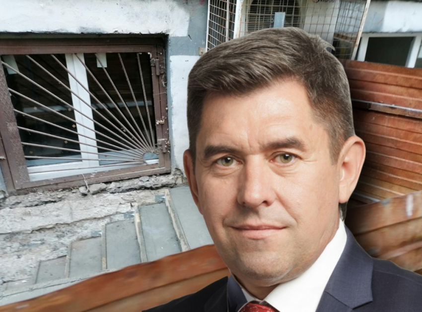 Возбуждено уголовное дело: в Волгограде суд заставил депутата замуровать вход в его подвал