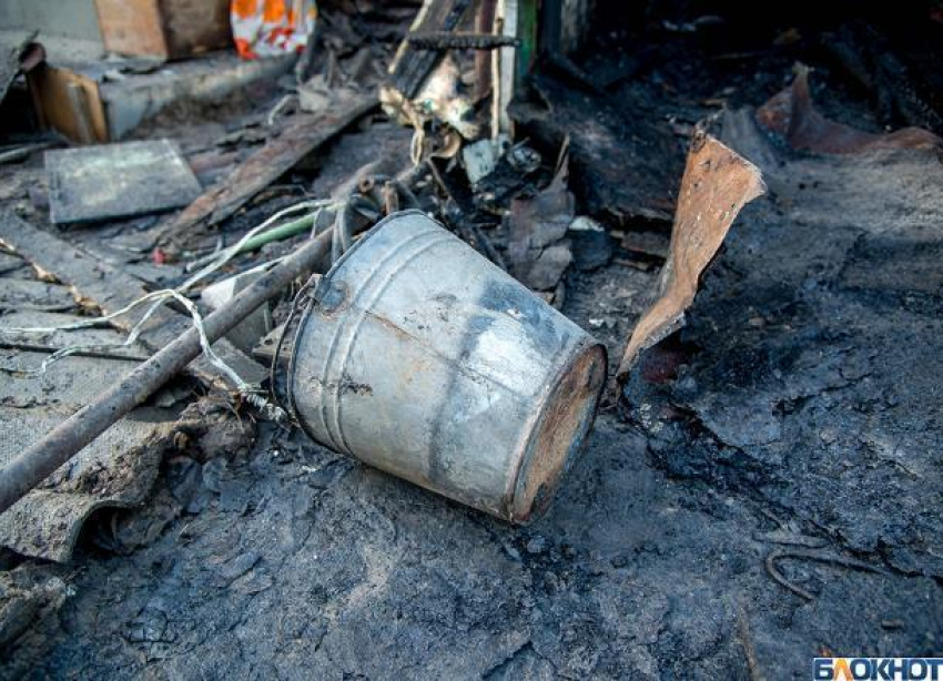 На юге Волгограда горел магазин стройматериалов