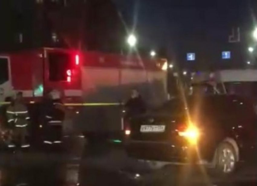 Водитель Mitsubishi протаранил Volkswagen в центре Волгограда: пострадал 9-месячный ребенок