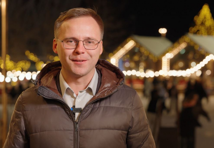 Директор ЦПКиО Волгограда Андрей Еркин поздравляет с Новым годом