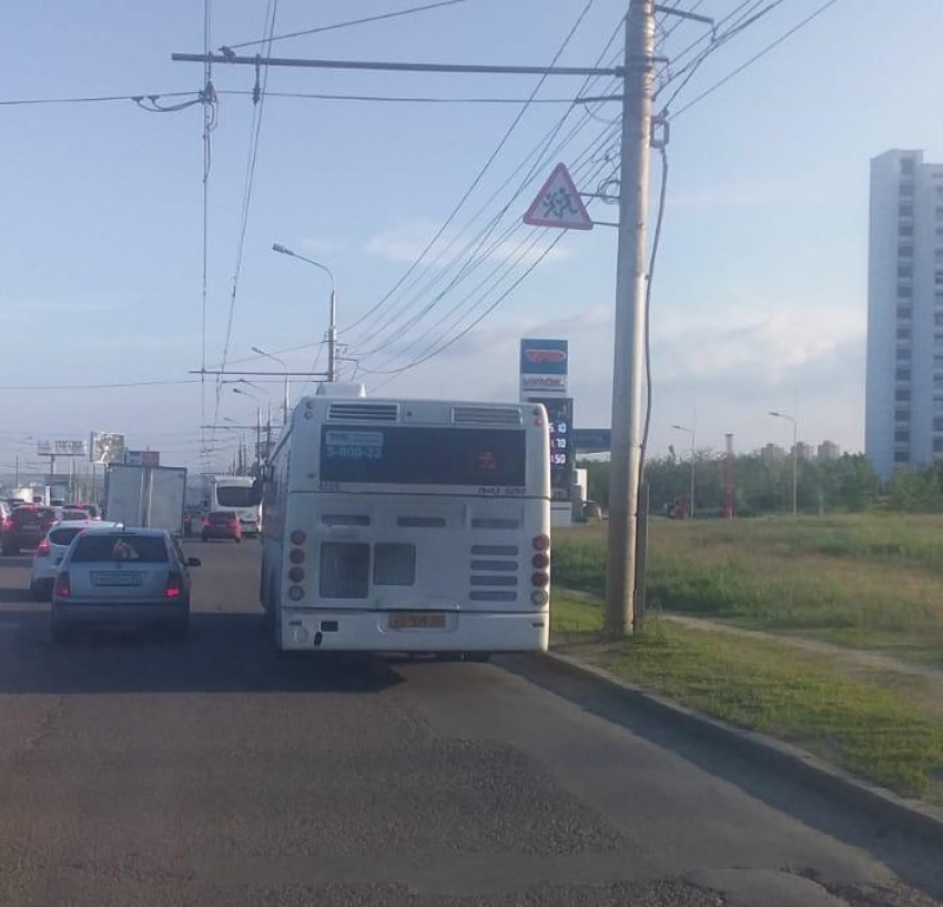  Водитель автобуса сбил 39-летнюю велосипедистку в Волгограде 