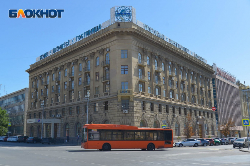Пассажирский автобус в Волгограде окружили все спецслужбы в поисках мины