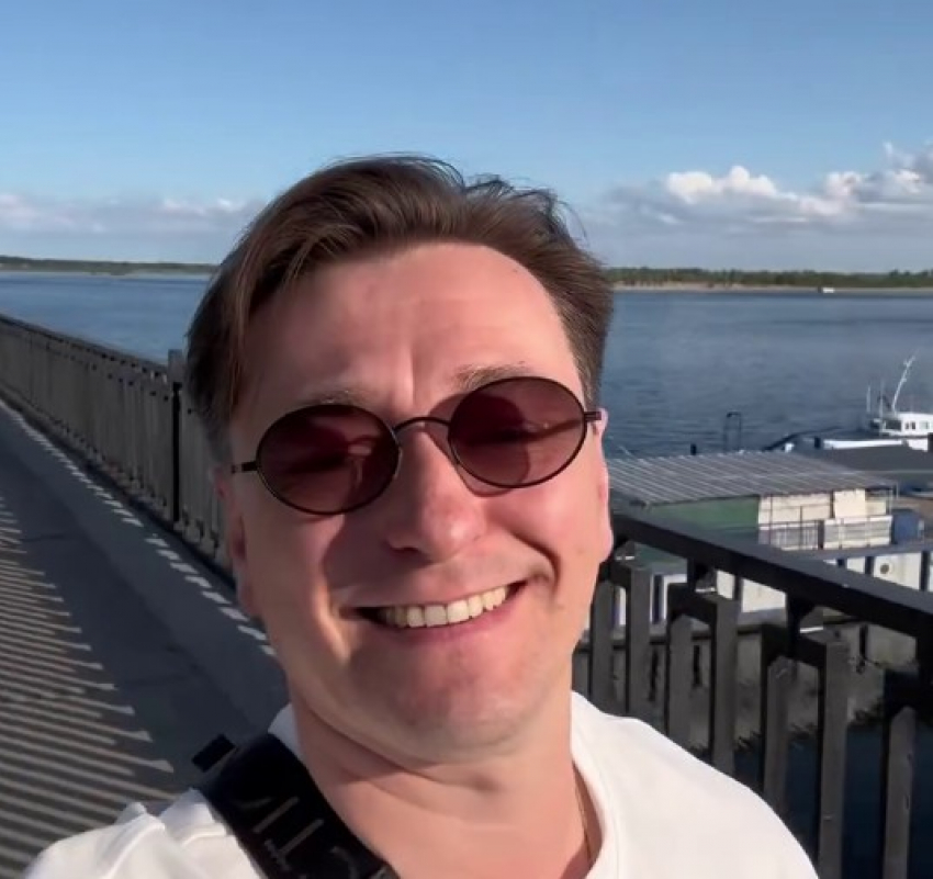 Звезда сериала «Бригада» Сергей Безруков нашел родное на волгоградской набережной