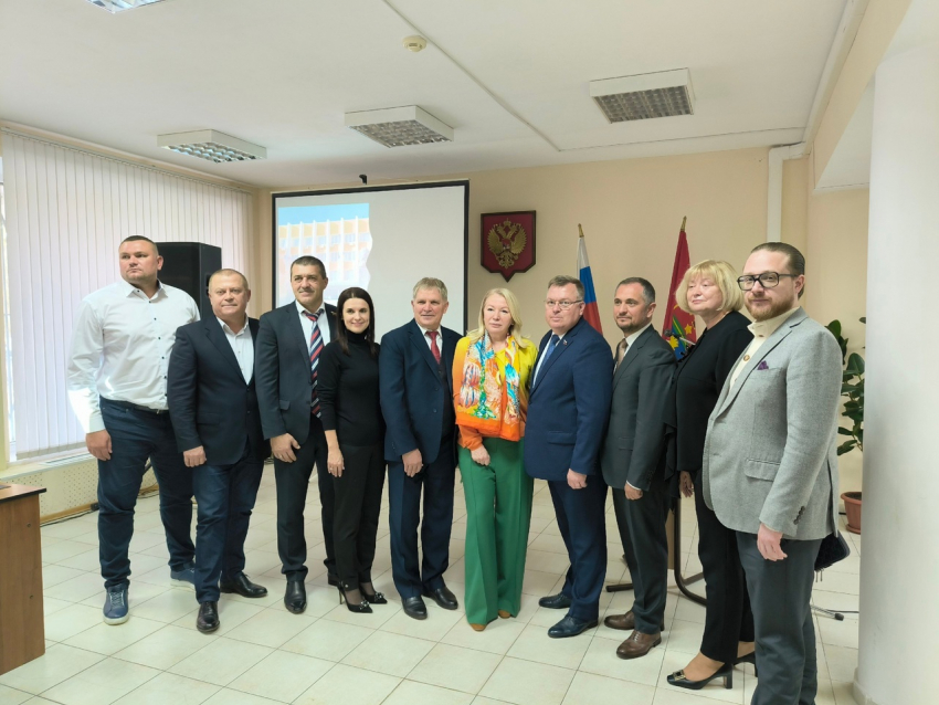 Главе района Волгограда приписали заслуги губернатора и облдумы 