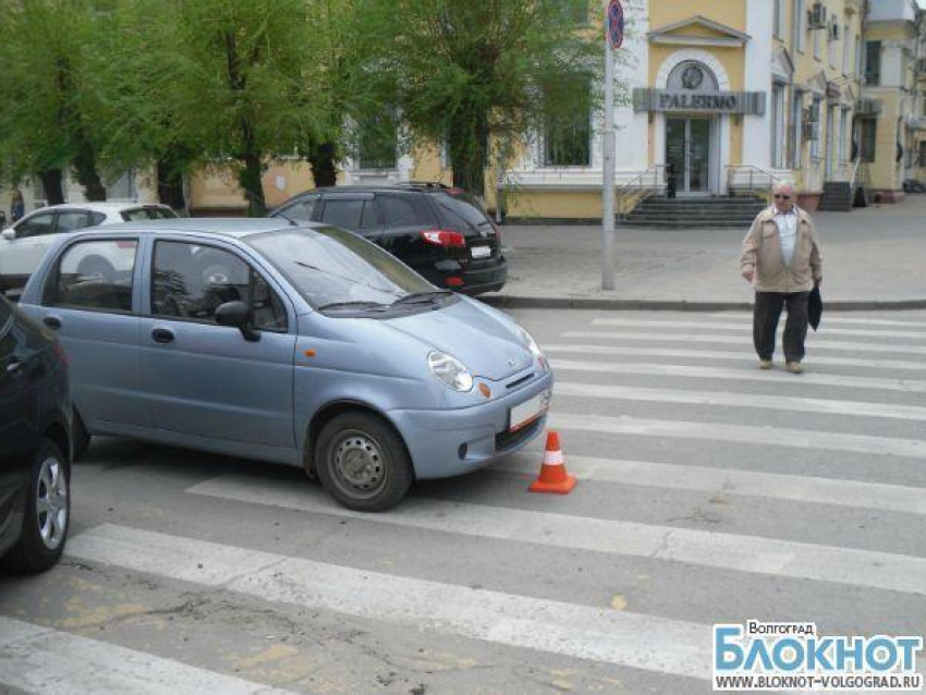 Преподаватель ВолГАСУ на иномарке сбила женщину в Центральном районе Волгограда