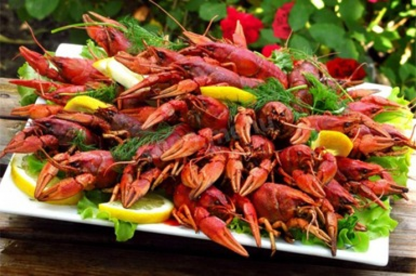 Свежие и вареные  раки разных размеров. Доставка. Опт и розница