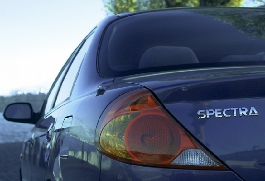 Пьяный водитель Kia насмерть сбил задним ходом молодую женщину в Волгоградской области