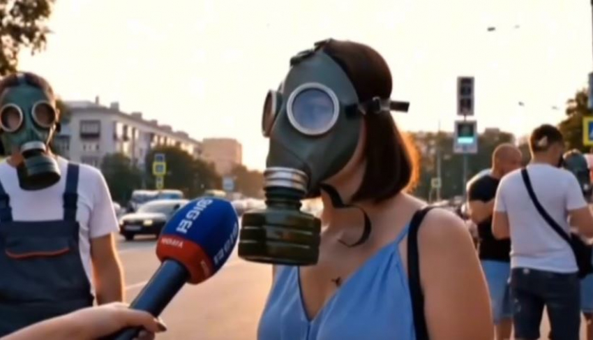 «Жара 40 градусов, на меня нападают насекомые!»: видео о Волгограде вызвало переполох в сети 